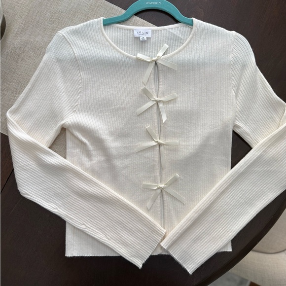 New without tags-Satin Bow Cutout Knit Long Sleeve Top - Le Lis- size medium - Picture 2 of 6